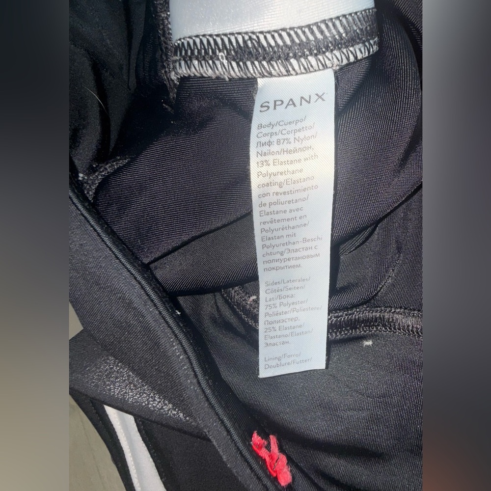 Spanx Side Stripe Faux Leather Leggings XS in very black - Picture 12 of 12